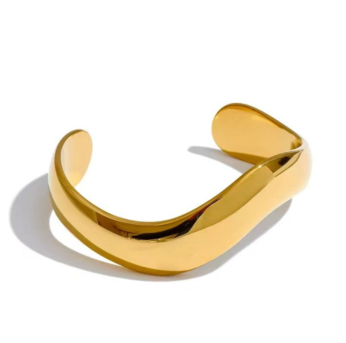 Gold Minimalist Bangle
